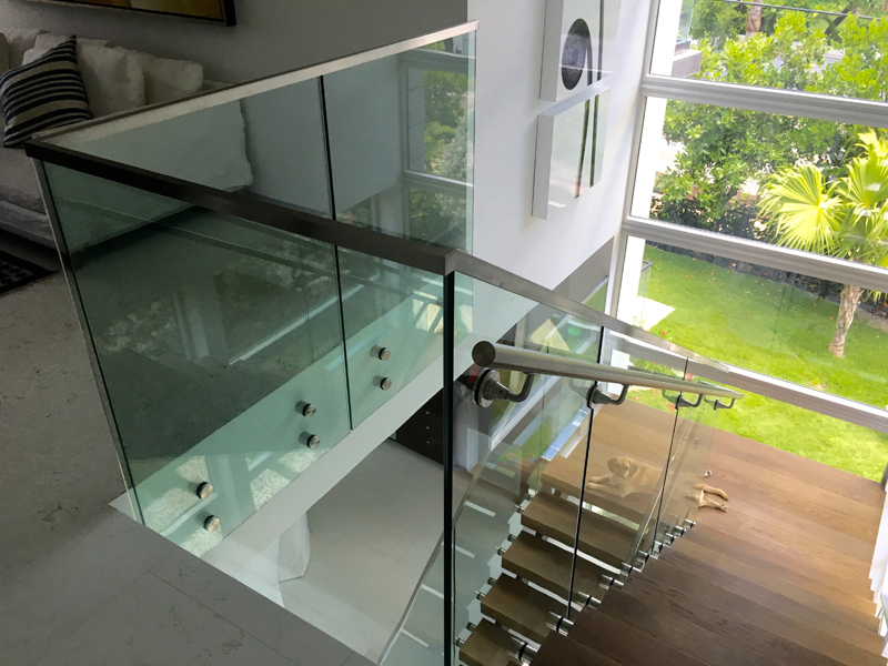 Open Floor Plans with Lots of Glass