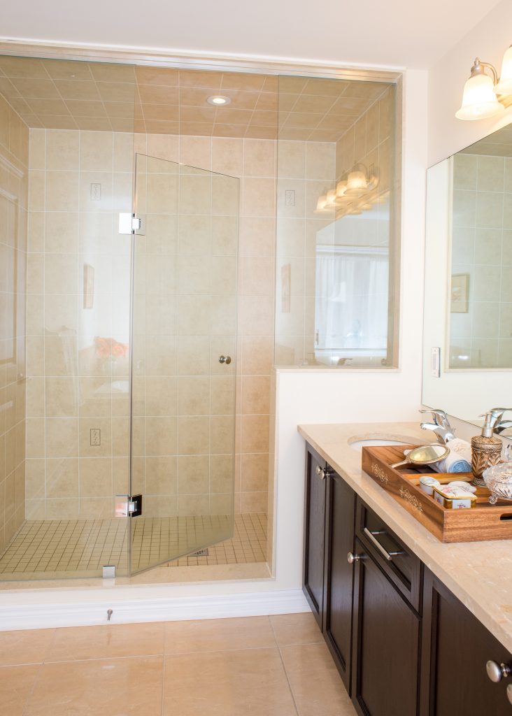 Shower Doors West Palm Beach: The Benefits of Frameless Shower Doors
